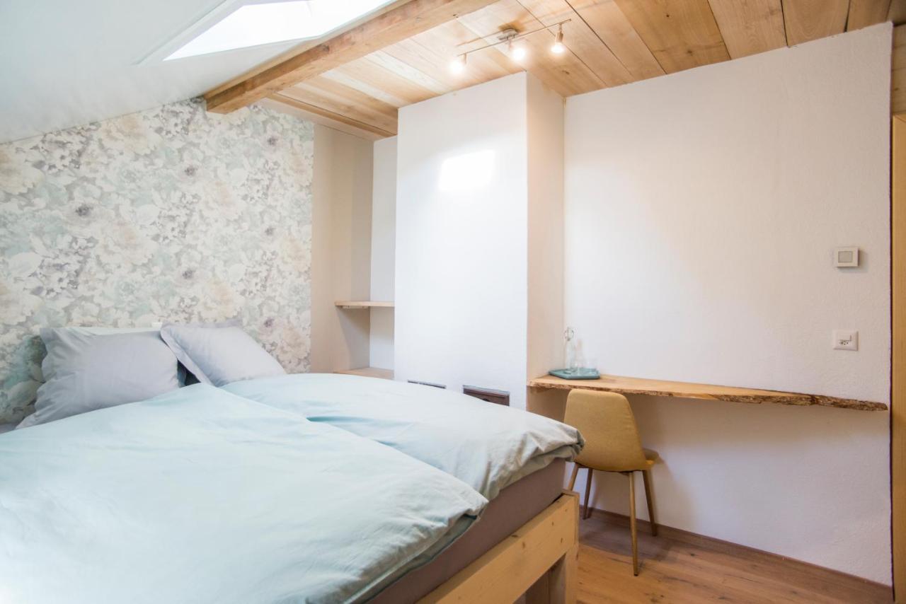 Hotel Bnb Logis Des Saules Saint-Ursanne Exterior foto